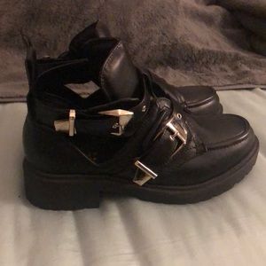 Glaze Kylie cut out gold accent booties